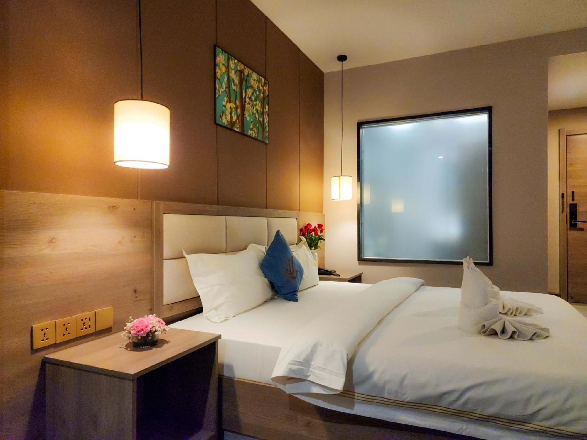 889 Boutique Hotel Phnom Penh Exterior photo